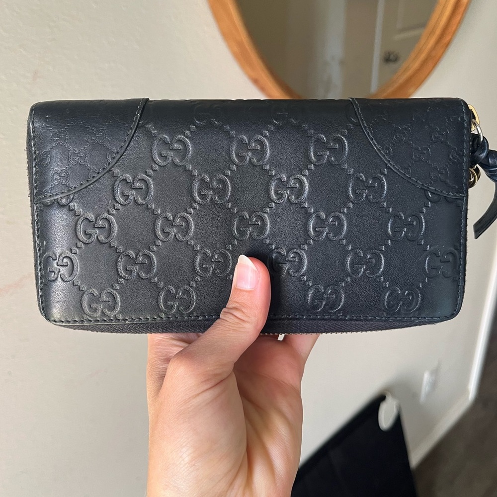 Authentic Gucci wallet